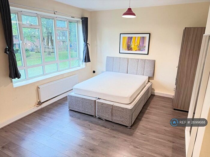 3 Bedroom Flat To Rent In St John's Way, London, N19