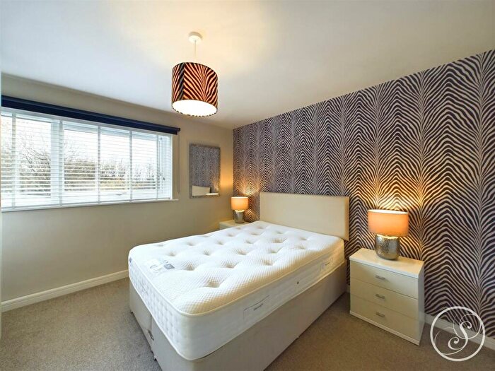 1 Bedroom Maisonette To Rent In Gledhow Wood Close, Leeds, LS8