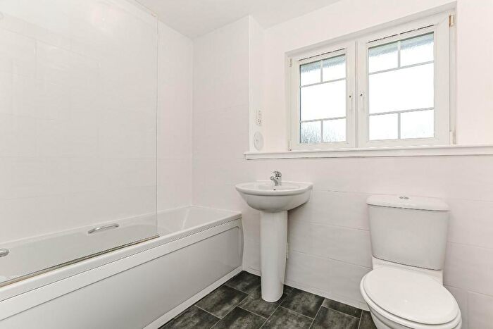 1 Bedroom Flat To Rent In Clayhills Drive, Cambusbarron, Stirling, FK7