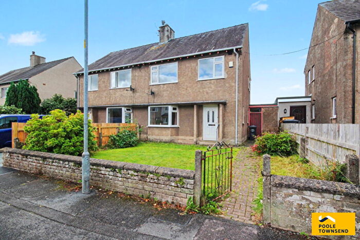 3 Bedroom Semi-Detached House For Sale In Whinfell Drive, Kendal, LA9