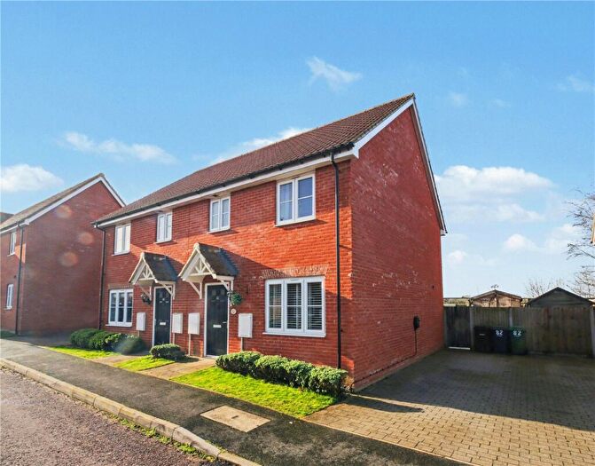 3 Bedroom Semi Detached House For Sale In Oak Avenue, Loddon, Norwich, Norfolk, NR14