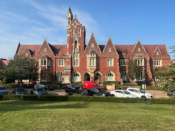 2 Bedroom Flat To Rent In Myers Court, The Galleries, CM14