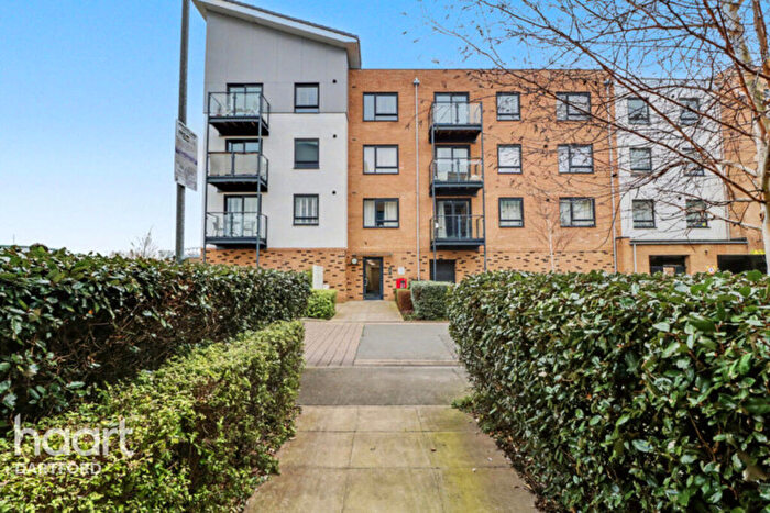 2 Bedroom Apartment To Rent In Creek Mill Way, Dartford, DA1