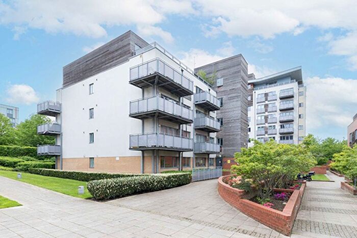 3 Bedroom Flat To Rent In Agate Close, Acton, NW10