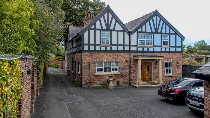 5 Bedroom Detached House For Sale In Cuerdon Manor House, Thelwall, Warrington, WA4