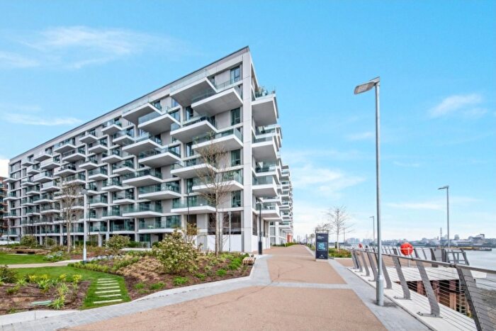 1 Bedroom Flat To Rent In Fairwater House, Bonnet Street, London, E16