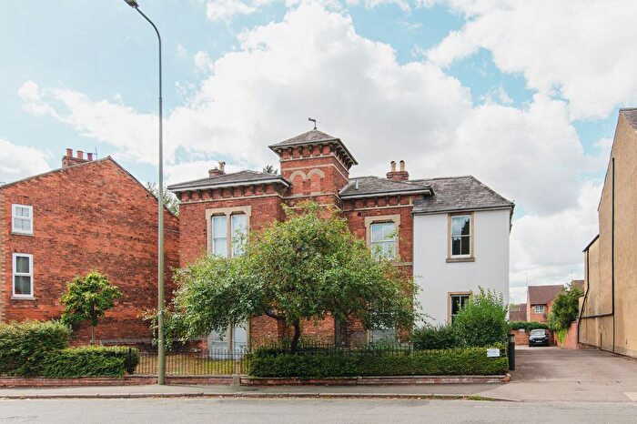 2 Bedroom Flat For Sale In Middleton Road, Banbury, OX16