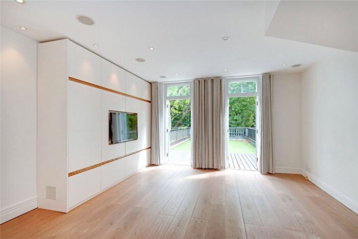 5 Bedroom Detached House To Rent In Greens Court, Lansdowne Mews, London, W11