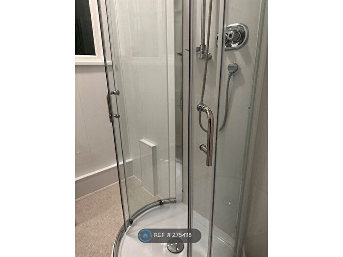 3 Bedroom Flat To Rent In London Road, Reading, RG1