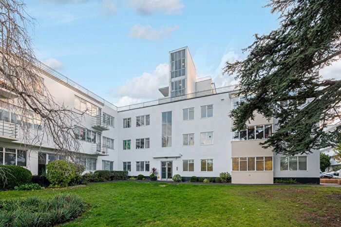 1 Bedroom Flat To Rent In Pullman Court, Streatham Hill, London, SW2