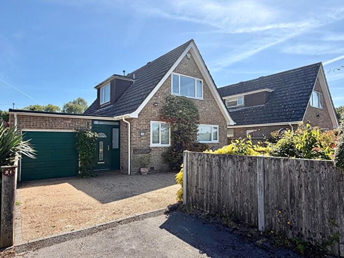 2 Bedroom Detached House For Sale In Violet Farm Close, Corfe Mullen, BH21