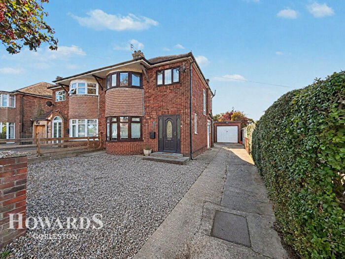 3 Bedroom Semi-Detached House For Sale In Lynn Grove, Gorleston, NR31