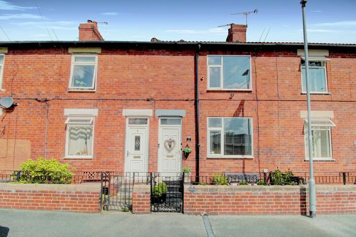 2 Bedroom Terraced House For Sale In South View, Fryston, Castleford, WF10