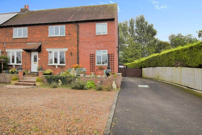3 Bedroom Property For Sale In Lowfield Lane, Haisthorpe, Driffield, YO25