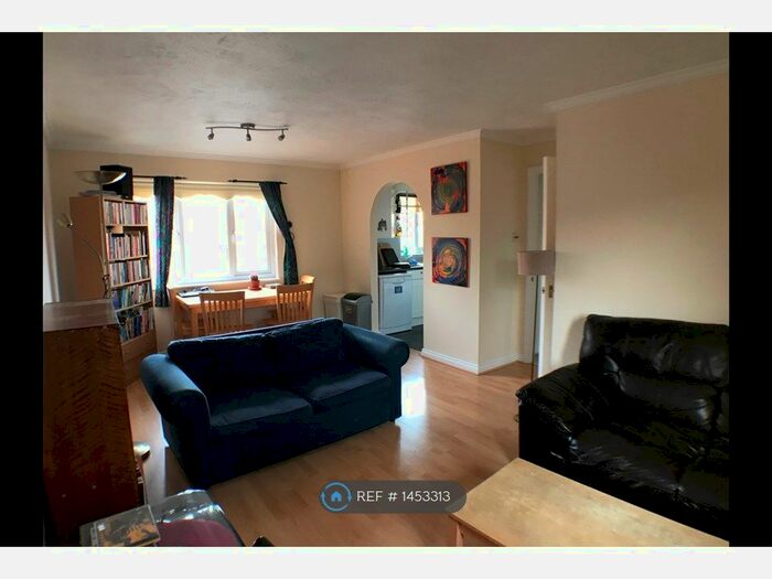 2 Bedroom Flat To Rent In Earlsfield, London, SW17