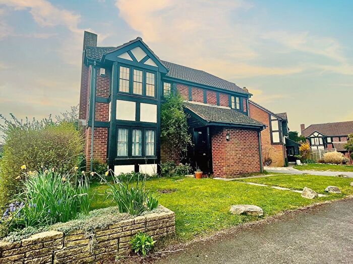 4 Bedroom Detached House To Rent In Clarendon Crescent, Fareham, PO14