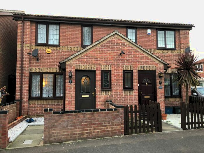 3 Bedroom Semi-Detached House To Rent In Dagenham, Essex, RM8