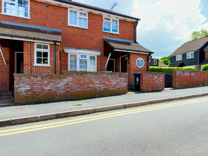 1 Bedroom Maisonette To Rent In Russell Place, Hemel Hempstead, Hertfordshire, HP3