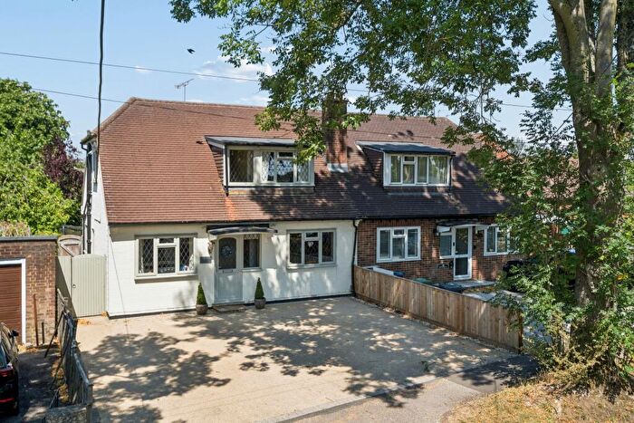 3 Bedroom Semi-Detached House For Sale In Mitchell Walk, Amersham, HP6