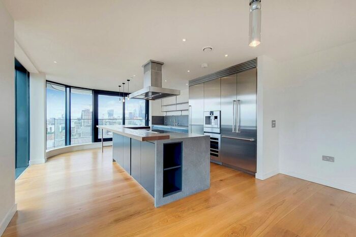 3 Bedroom Flat To Rent In Cobblestone Square, Wapping, London, E1W