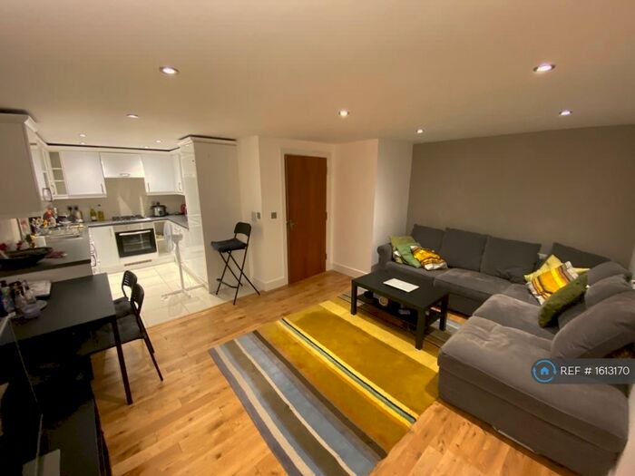 1 Bedroom Flat To Rent In Aragon Place, London, SM4