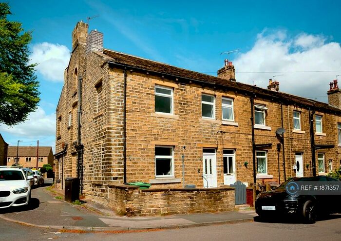 2 Bedroom Terraced House To Rent In Bradshaw Road, Honley, Holmfirth, HD9