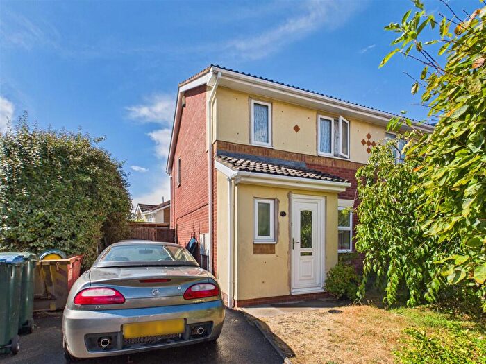 3 Bedroom Semi Detached House For Sale In Minton Road, Potters Green, Coventry * Corner Plot *, CV2
