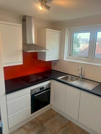 2 Bedroom Flat To Rent In Llanishen Court, Cardiff, CF14