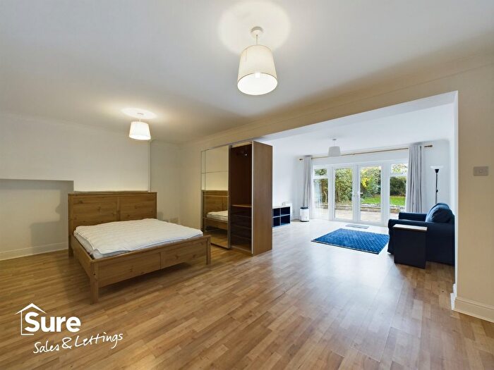 1 Bedroom Studio To Rent In Windmill Road, Hemel Hempstead, Hertfordshire, HP2
