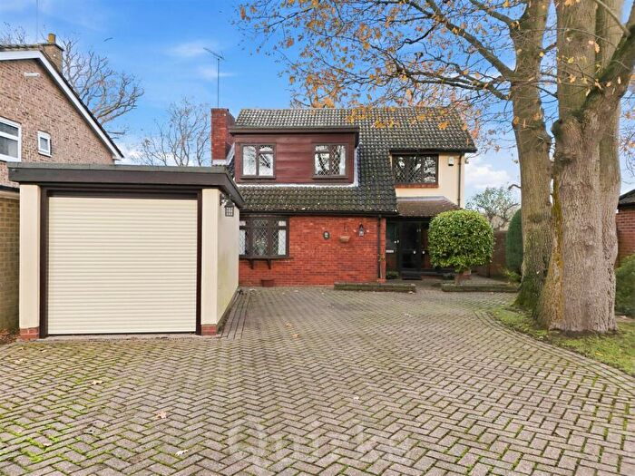 4 Bedroom Detached House For Sale In The Grove, Billericay, CM11