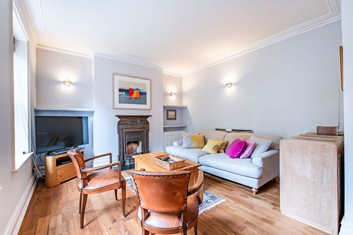 2 Bedroom Flat For Sale In Elgin Avenue, London, W9