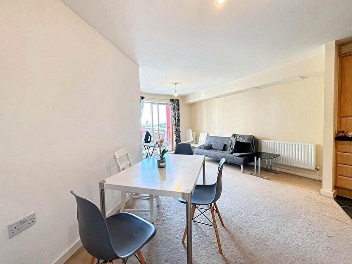 2 Bedroom Apartment To Rent In Pancras Way, London, E3