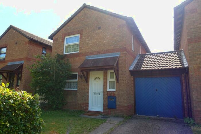 3 Bedroom Link Detached House To Rent In Oldbrook Boulevard, Oldbrook, Milton Keynes, MK6
