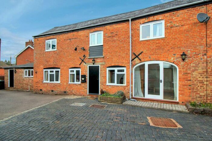 2 Bedroom Cottage To Rent In Stable Cottage, Clifton, Banbury, OX15