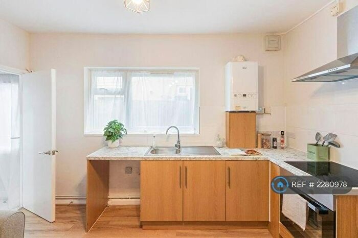 2 Bedroom Flat To Rent In Alliance Road, London, SE18
