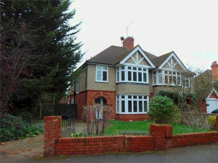 3 Bedroom Semi-Detached House To Rent In Aldbourne Avenue, Earley, Reading, Berkshire RG6