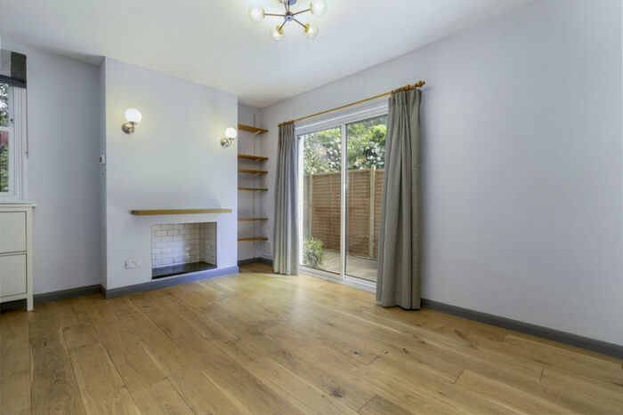 2 Bedroom Apartment To Rent In Hamilton Park West, Highbury, London, N5