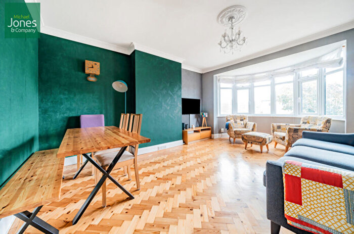 2 Bedroom Flat To Rent In Aglaia Road, Worthing, West Sussex, BN11