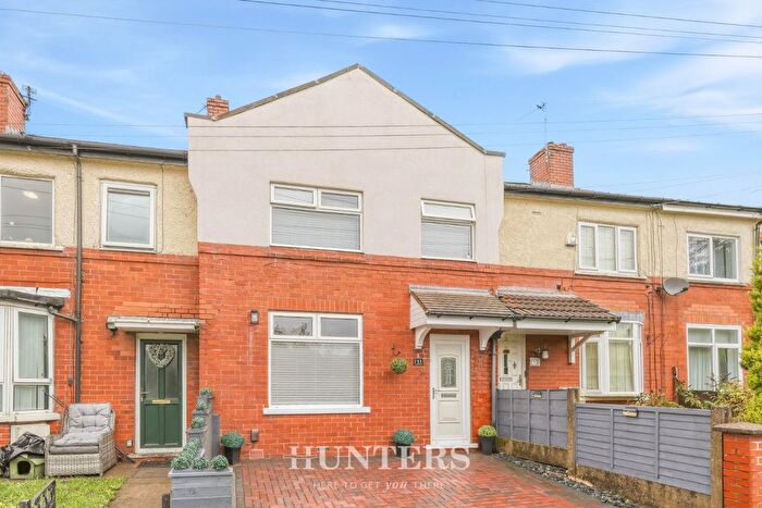 3 Bedroom Terraced House For Sale In Myrtle Road, Middleton, Manchester, M24