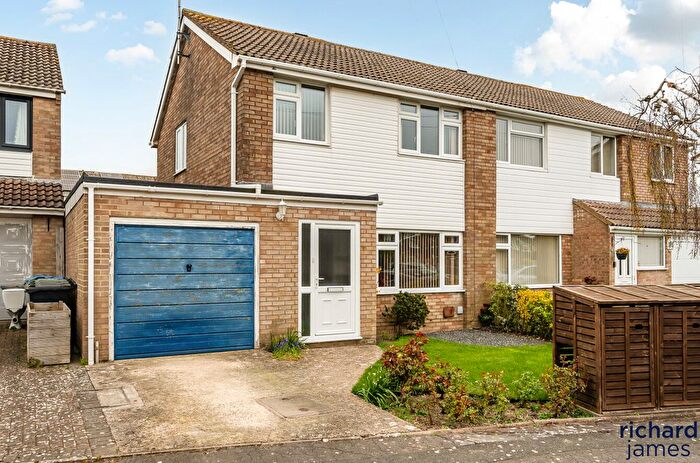 3 Bedroom Semi Detached House For Sale In Sheridan Drive, Royal Wootton Bassett, SN4