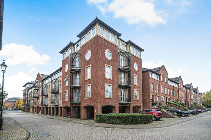 3 Bedroom Apartment For Sale In Asturias Way, Southampton, Hampshire, SO14