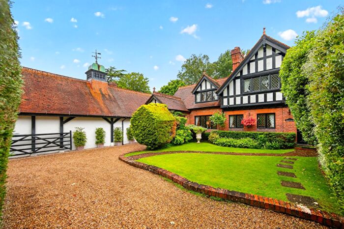 3 Bedroom Detached House For Sale In Thicket Grove Maidenhead, Berkshire, SL6