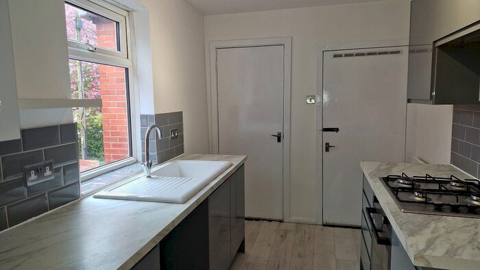 3 Bedroom Flat To Rent In Stowell Terrace, Heworth, Gateshead, NE10