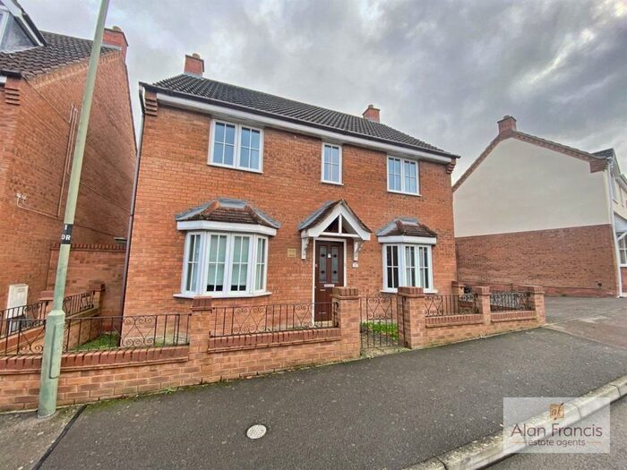 4 Bedroom Detached House To Rent In O'neill Road, Grange Farm, Milton Keynes, MK8