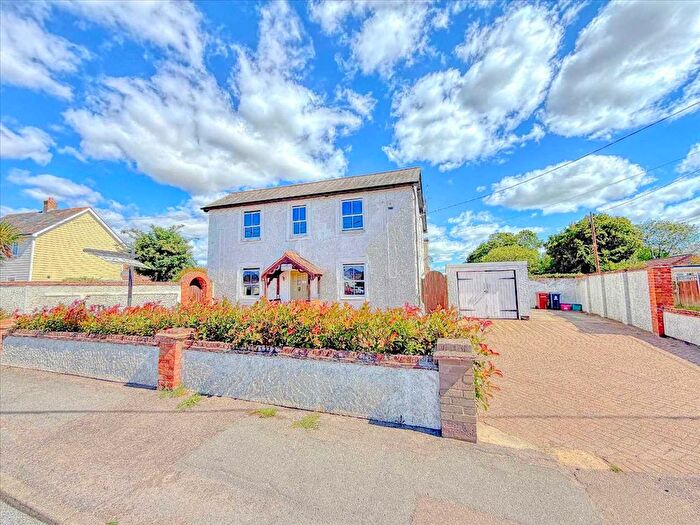 4 Bedroom Detached House For Sale In The White House, Thorpe Road, Kirby Cross, CO13