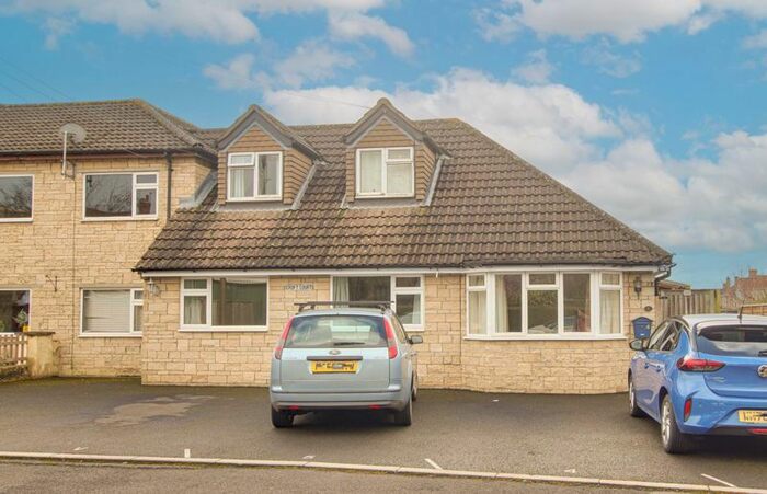 2 Bedroom Flat To Rent In The Croft, Trowbridge, BA14
