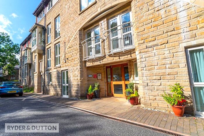1 Bedroom Flat For Sale In Warburton Court, High Street, Uppermill, Saddleworth, OL3