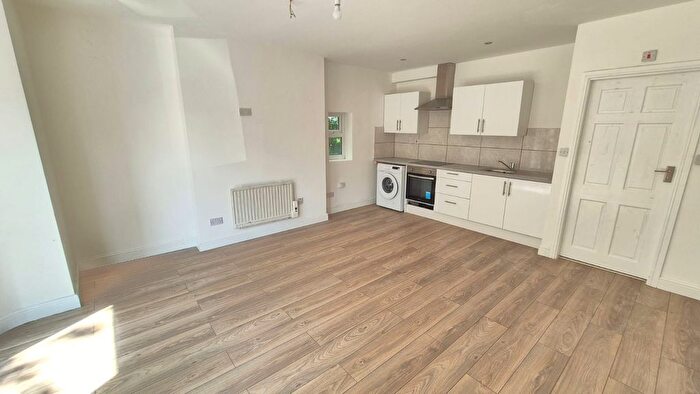 1 Bedroom Flat To Rent In Osborne Road, M19