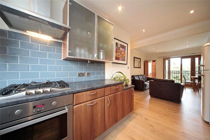 1 Bedroom Flat To Rent In Cologne Road, Battersea, SW11