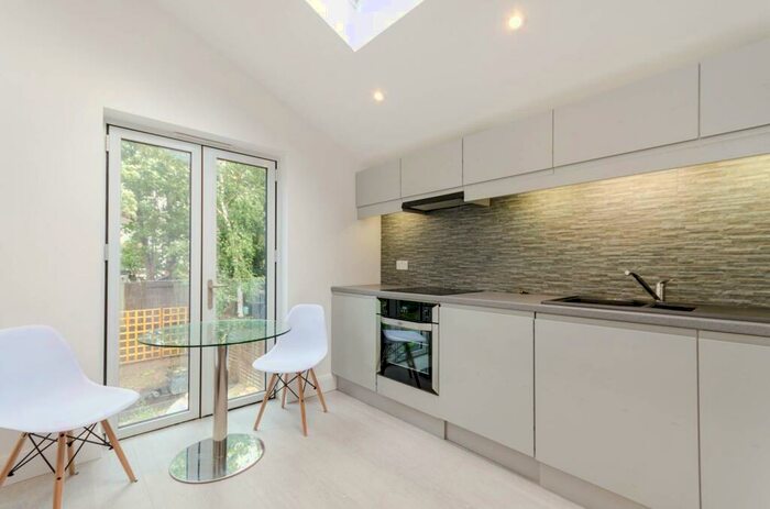 1 Bedroom Maisonette To Rent In Apsley Road, South Norwood, London, SE25